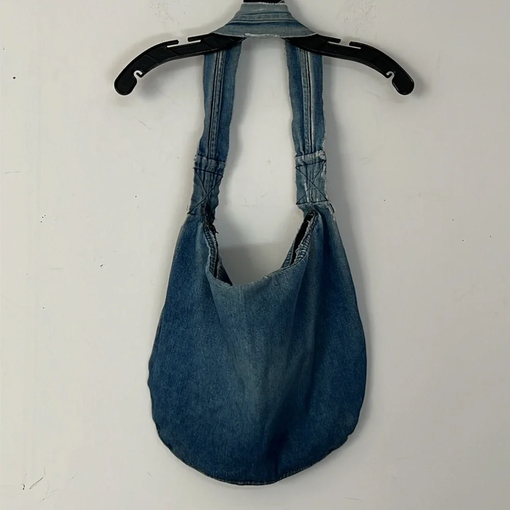 🌞 Blue denim zip up distressed hobo bag large spacious floral lined inside